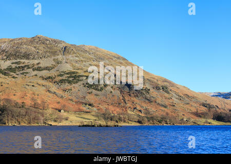 Der Blick von Glenridding über Ullswater in Richtung Patterdale Common im English Lake District National Park. Stockfoto