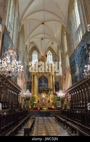 Krakau, Polen - 12. JANUAR 2017: Kathedrale auf dem Wawel oder die Königliche Archcathedral Basilika des heiligen Stanislaus und Wenzel auf dem Wawel-hügel Interieur. Stockfoto