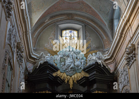 Krakau, Polen - 13. JANUAR 2017: Pauline Kirche auf den Felsen Hallenbad im Jüdischen Viertel Kazimierz. 8. Jahrhundert katholische Kirche und religiösen Heiligtum Stockfoto