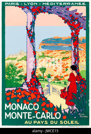 'Monaco Monte-Carlo au Pays du soleil' 1922 Tourismus Poster, die Aussicht von Jardin Exotique de Monaco auf den Hafen. Artwork von Roger Broders (1883-1953) für Paris Lyon Mediteranée Unternehmen (PLM) Eisenbahn. Stockfoto