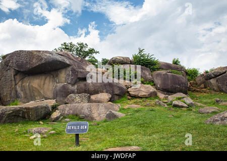 Blick auf den Bürgerkrieg militärischen Schlachtfeld bei Devil's Den in Gettysburg, Pennsylvania Stockfoto