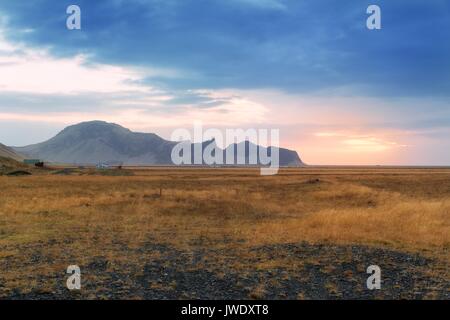 Foto der Island Landschaft am Sonnenuntergang Stockfoto