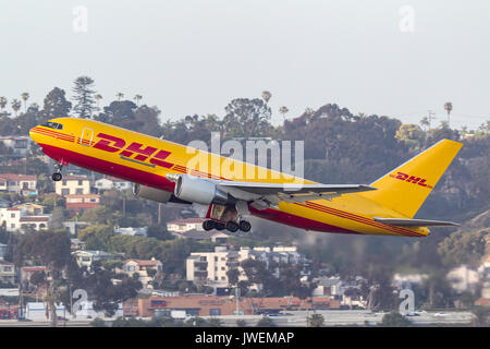 Dhl Boeing 767 Cargo Aircraft Abflug San Diego Internationalen Flughafen. Stockfoto