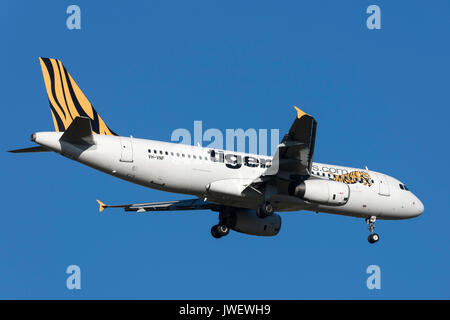 Low Cost Airline Tiger Airways Airbus A320-232 VH-VNF auf Annäherung an der Melbourne International Airport zu landen. Stockfoto