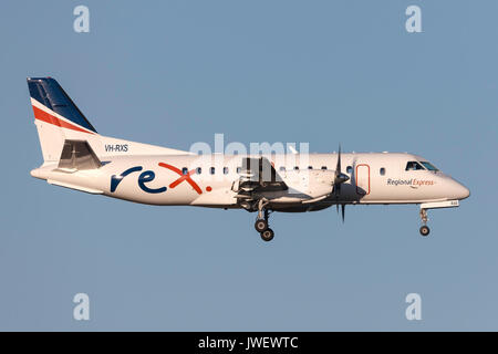 Regional Express (REX) Airlines Saab 340B VH-RXS auf Annäherung an der Melbourne International Airport zu landen. Stockfoto