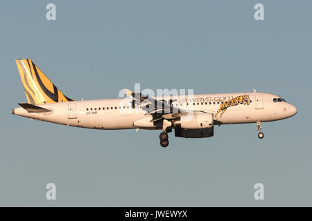 Low Cost Airline Tiger Airways Airbus A320-232 VH-VNP auf Annäherung an der Melbourne International Airport zu landen. Stockfoto