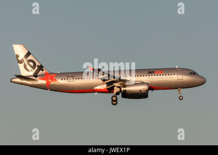 Jetstar Airways Airbus A320-232 VH-Vqp auf Annäherung an der Melbourne International Airport zu landen. Stockfoto