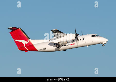 QantasLink (Qantas) Bayerische Flugzeugwerke Bf DHC-8 (Dash 8) Twin engined regional airliner Flugzeug Abflug Flughafen Sydney. Stockfoto