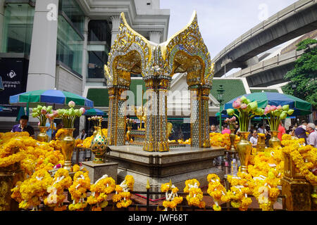 Bangkok, Thailand - 20.Juni 2017. Ansicht des Erawan Tempel in Bangkok, Thailand. Erawan Häuser eine Statue von Phra Phrom, die Thailändische Vertretung der Stockfoto