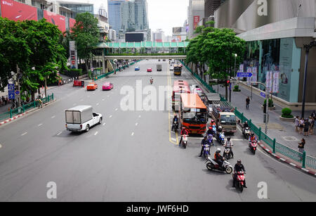 Bangkok, Thailand - 20.Juni 2017. Street in Downtown in Bangkok, Thailand. Bangkok ist das wirtschaftliche Zentrum von Thailand, und das Herz des Landes in Stockfoto