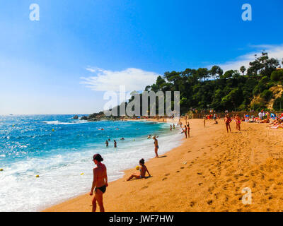 Lloret de Mar, Spanien - 13. September 2015: Der Strand am Meer Stockfoto