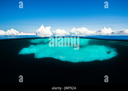 Geteilte Ansicht von eisformationen auf der Eisscholle Kante an einem sonnigen Tag, Lancaster Sound, nördlichen Baffin Island, Kanada. Stockfoto