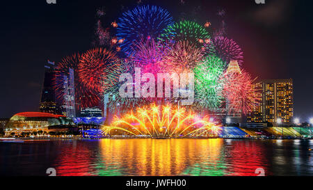 Feuerwerk in Singapur. Stockfoto
