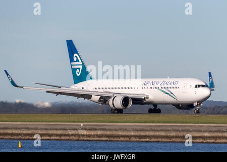 Air New Zealand Boeing 767 Landung am Flughafen Sydney. Stockfoto