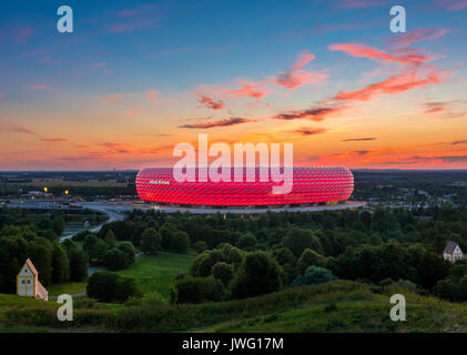 Deutschland, München, Fussballstadion, Allianz Arena, erbaut 2002-2005, Architekten Herzog und de Meuron, Covertex Aussenhülle Stockfoto