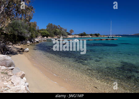 Küstenlandschaft bei Baja Sardinia in der Nähe von Palau an der Nordostküste der Insel Sardinien - Italien Stockfoto