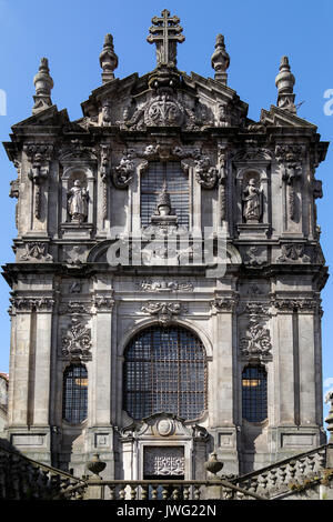 Clerigos Kirche - eine barocke Kirche in der Stadt Porto in Portugal. Der Bau der Kirche begann im Jahre 1732 und wurde 1750 abgeschlossen. Stockfoto