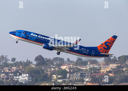 Sun Country Airlines Boeing 737-8 K2N 817 SY Abfahrt San Diego Internationalen Flughafen. Stockfoto