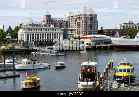 Die Schönen Inneren Hafen von Victoria mit Booten, Taxis, Fähre Boote und Yachten auf Vancouver Island British Columbia Kanada Stockfoto