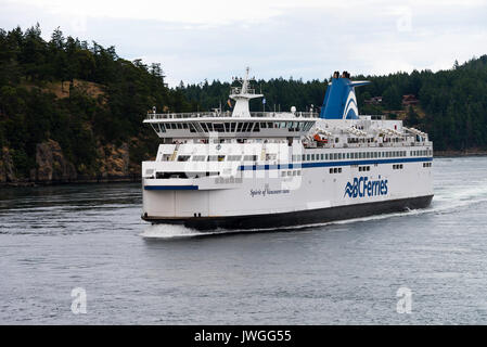 BC Ferries Auto- und Passagierfähre Geist von Vancouver Island, die durch die Meerenge von Georgia Voyaging zu Swartz Bay in der Nähe von Victoria BC Kanada Stockfoto