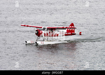 Harbour Air Wasserflugzeug Rollen auf Wasser für den Abflug in Vancouver British Columbia Kanada Stockfoto