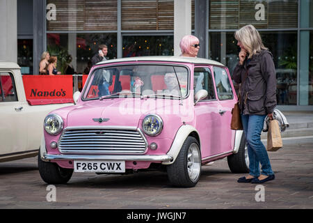 Schönen Tag Sommer in Bradford, West Yorkshire für das 2017 Classic Car Show Stockfoto