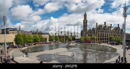 Schönen Tag Sommer in Bradford, West Yorkshire für das 2017 Classic Car Show Stockfoto