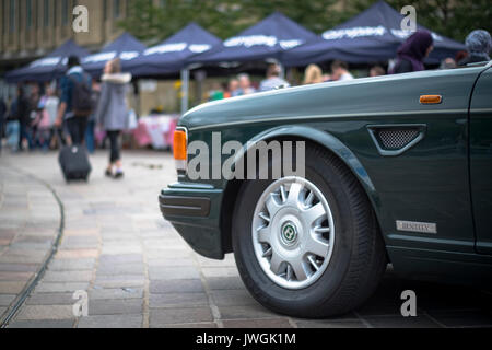 Schönen Tag Sommer in Bradford, West Yorkshire für das 2017 Classic Car Show Stockfoto