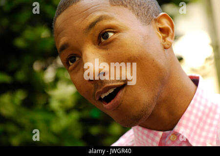 Pharrell Williams besucht Brooklyn Element Media Day Beverly Wilshire Hotel August 1,2009 Beverly Hills, Kalifornien. Stockfoto