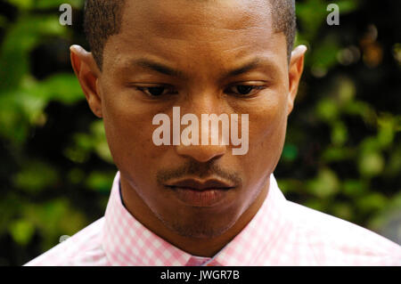 Pharrell Williams besucht Brooklyn Element Media Day Beverly Wilshire Hotel August 1,2009 Beverly Hills, Kalifornien. Stockfoto