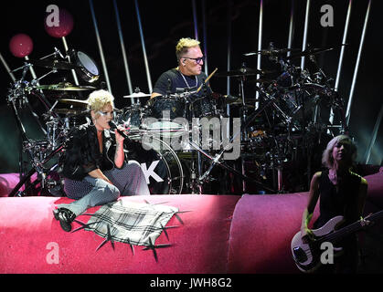 Berlin, Deutschland. 11 Aug, 2017. Amerikanische Popsängerin Pink führt auf der Waldbühne ("Wald") in Berlin, Deutschland, 11. August 2017. Foto: Britta Pedersen/dpa-Zentralbild/dpa/Alamy leben Nachrichten Stockfoto