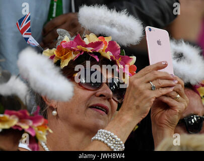 London, Großbritannien. 11 Aug, 2017. Die Zuschauer auf der Tribüne beim IAAF World Championships in London, UK, 11. August 2017. Foto: Bernd Thissen/dpa/Alamy leben Nachrichten Stockfoto