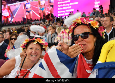 London, Großbritannien. 11 Aug, 2017. Die Zuschauer auf der Tribüne beim IAAF World Championships in London, UK, 11. August 2017. Foto: Bernd Thissen/dpa/Alamy leben Nachrichten Stockfoto