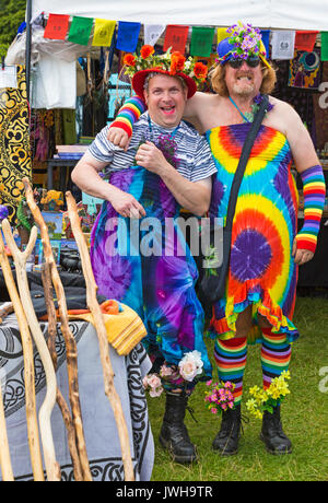 Burley, Hampshire, UK. 12 Aug, 2017. New Forest Fairy Festival. Massen von Feen und Elfen, mit Feenstaub besprüht, auf Burley für das Wochenende steigen für eine magische zauberhafte Festival im New Forest. Credit: Carolyn Jenkins/Alamy leben Nachrichten Stockfoto