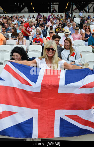 Queen Elizabeth Park, London, UK. 12 Aug, 2017. IAAF Weltmeisterschaften. Tag 9. Mannschaft GB Unterstützer. Quelle: Matthew Chattle/Alamy leben Nachrichten Stockfoto