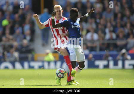 DARREN FLETCHER & IDRISSA GUEY FC Everton V Stoke City FC Everton GOODISON PARK ENGLAND 12. August 2017 Stockfoto