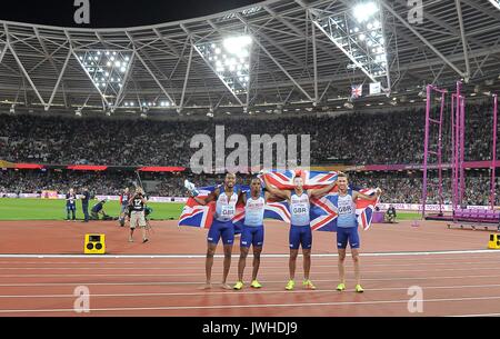 London, Großbritannien. 12 Aug, 2017. Die Großbritannien 4 x 100 m mens Mannschaft feiern ihre Goldmedaille. IAAF Leichtathletik WM. London Olympiastadion. Queen Elizabeth Olympic Park. Stratford. London. UK. 12.08.2017. Credit: Sport in Bildern/Alamy leben Nachrichten Stockfoto