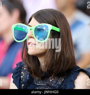 London, Großbritannien. 12 Aug, 2017. Zuschauer genießen die Leichtathletik in der Leichtathletik-WM 2017, Queen Elizabeth Olympic Park, Stratford, London, UK. Foto: Simon Balson/Alamy leben Nachrichten Stockfoto