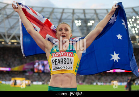 London, Großbritannien. 12 August, 2017. Sally Pearson von Australien feiert mit der australischen Flagge, nachdem er die 100 m Hürden Finale in einer Zeit von 12.59 während der IAAF Leichtathletik WM 2017 am Tag 9 bei den Olympischen Park, London, England am 12. August 2017. Foto von Andy Rowland/PRiME Media Bilder./Alamy leben Nachrichten Stockfoto