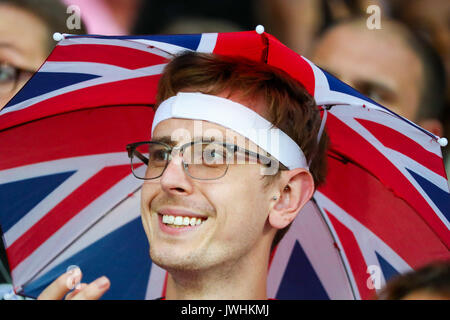 Ein Großbritannien Unterstützer in der Menge am Tag neun der IAAF London 2017 Weltmeisterschaften am London Stadion. © Paul Davey. Stockfoto