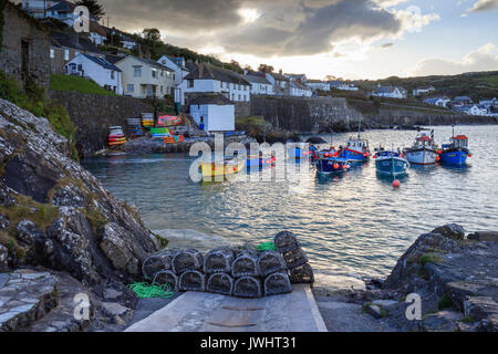 Coverack Hafen in Cornwall. Stockfoto