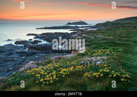 Godrevy Leuchtturm bei Sonnenuntergang eingefangen. Stockfoto