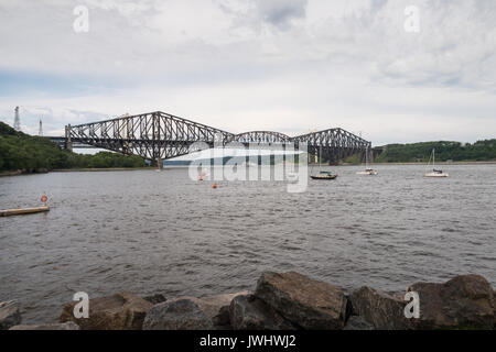 Die Quebec Bridge ist ein vernieteten Stahl truss Struktur und ist immer noch die längste Brücke Span in der Welt. Stockfoto