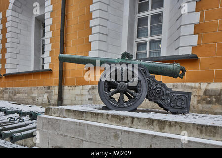 Alten Krieg Waffen im Kreml, Moskau. Stockfoto