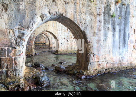 Gebäude der Alten Werft, das ist der Teil der Festung von Alanya, Antalya, Türkei. Stockfoto