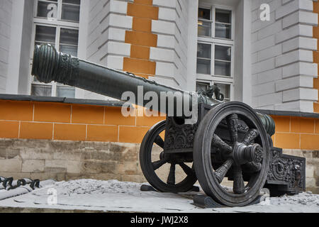 Alten Krieg Waffen im Kreml, Moskau. Stockfoto