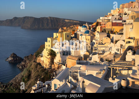 Das Dorf Oia, Santorini, Griechenland Stockfoto