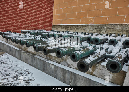 Alten Krieg Waffen im Kreml, Moskau. Stockfoto