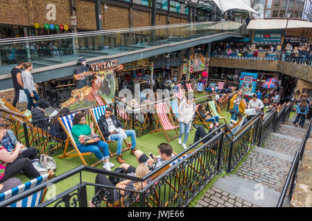 Die Ställe Market, Camden Market, Außenbereich, London, England, Großbritannien Stockfoto