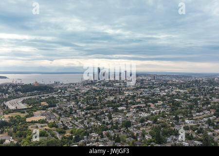 Luftaufnahme von leschi Richtung Downtown Seattle, WA, USA Stockfoto